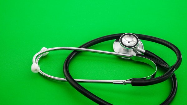 How can pregnant women in the UK manage stress effectively?